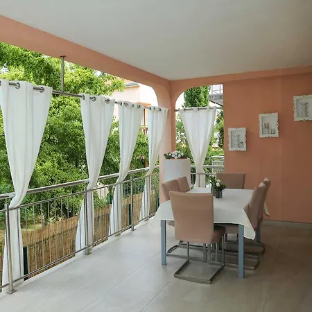 Adrian-apartments-51511-malinska-otok-krk Primorska 21 * マリンスカ