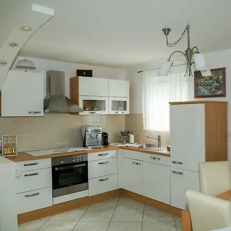Adrian-apartments-51511-malinska-otok-krk Primorska 21 Apartmán *