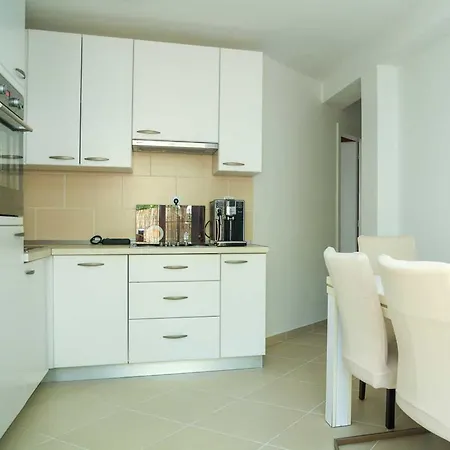 Adrian-apartments-51511-malinska-otok-krk Primorska 21a *