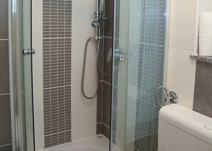 Adrian-apartments-51511-malinska-otok-krk Primorska 21 * מאלינסקה