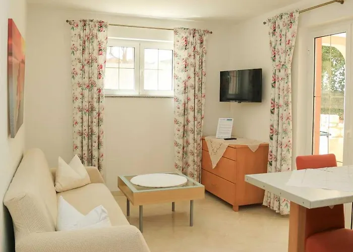 Adrian-apartments-51511-malinska-otok-krk Primorska 21 דירה